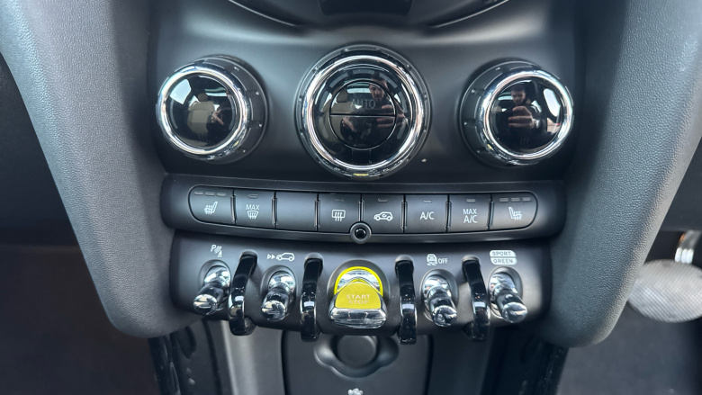 MINI Hatchback 135kW Cooper S Resolute Edition 33kWh 3dr Auto Electric Hatchback